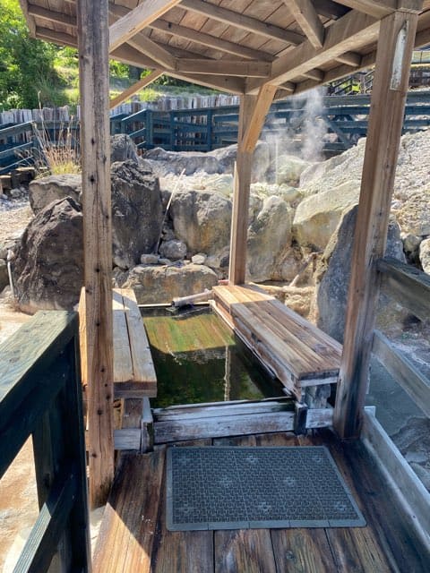 明礬地獄の足湯