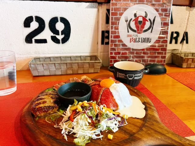 別府バル 肉は別腹