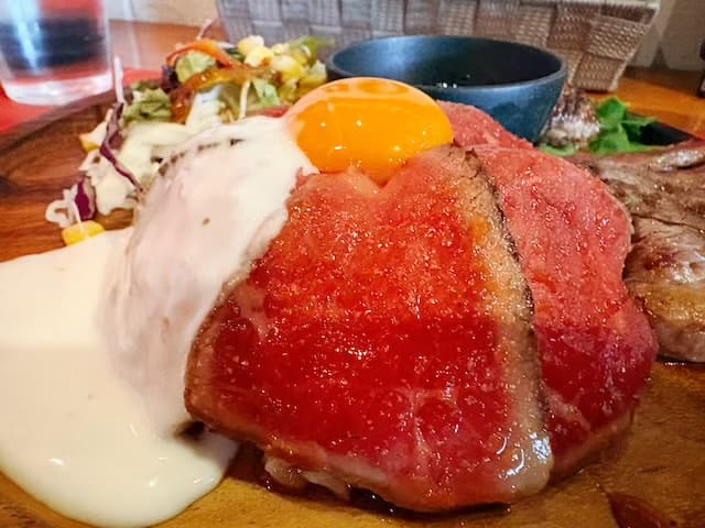 別府バル 肉は別腹