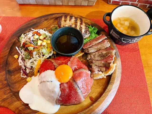 別府バル 肉は別腹