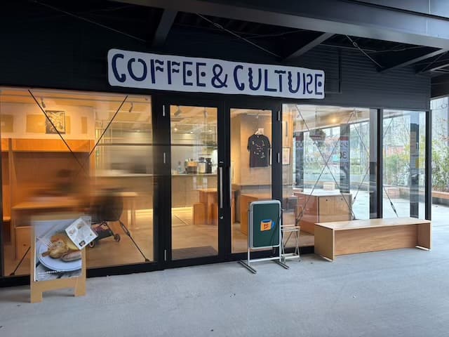 10 COFFEE BREWERS 別府駅高架下店