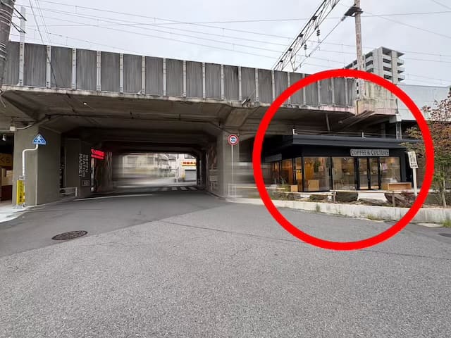 10 COFFEE BREWERS 別府駅高架下店